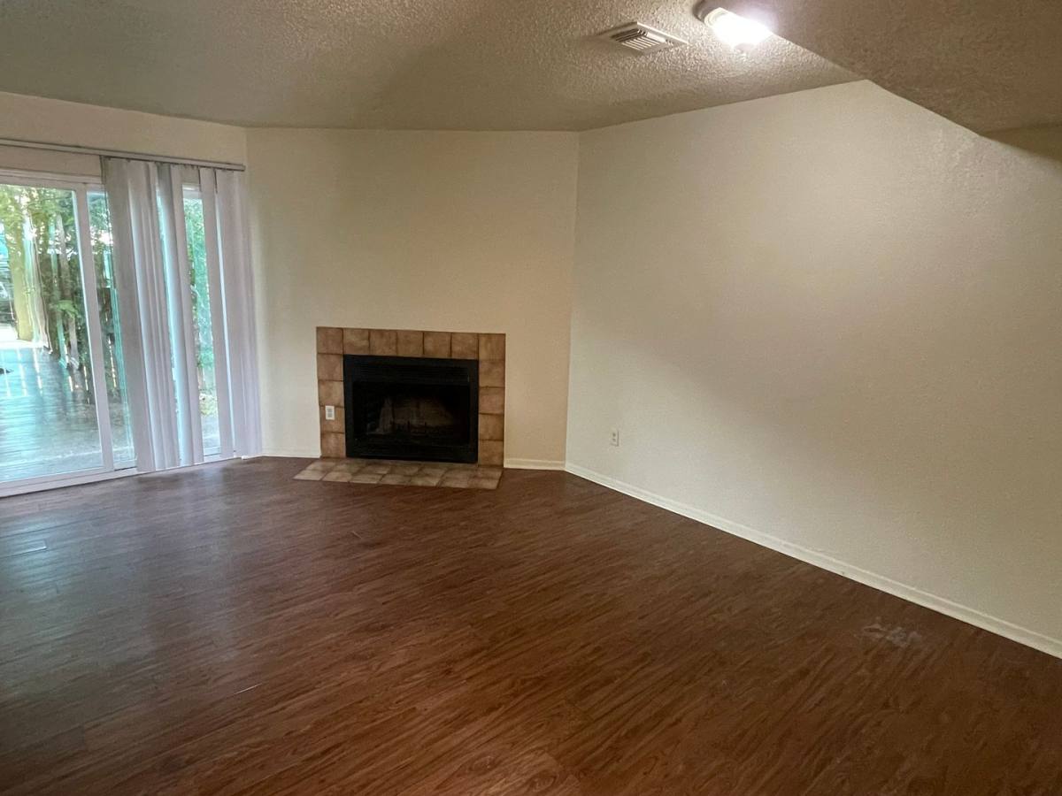 832 W Collins, Denton, TX 76201 - Condo for Rent - Image 8