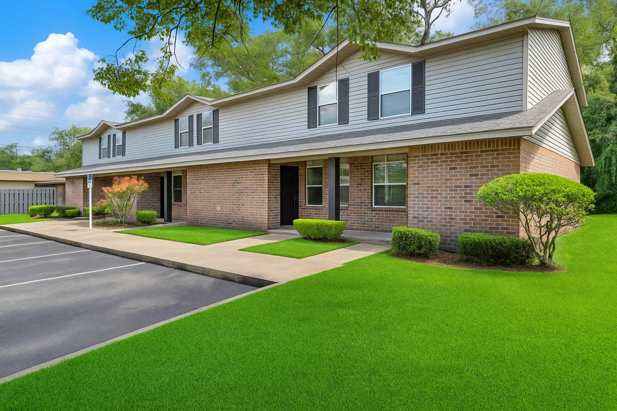 240 Whispering Oaks Court, Orange City, FL 32763 - Apartment for Rent - Image 2
