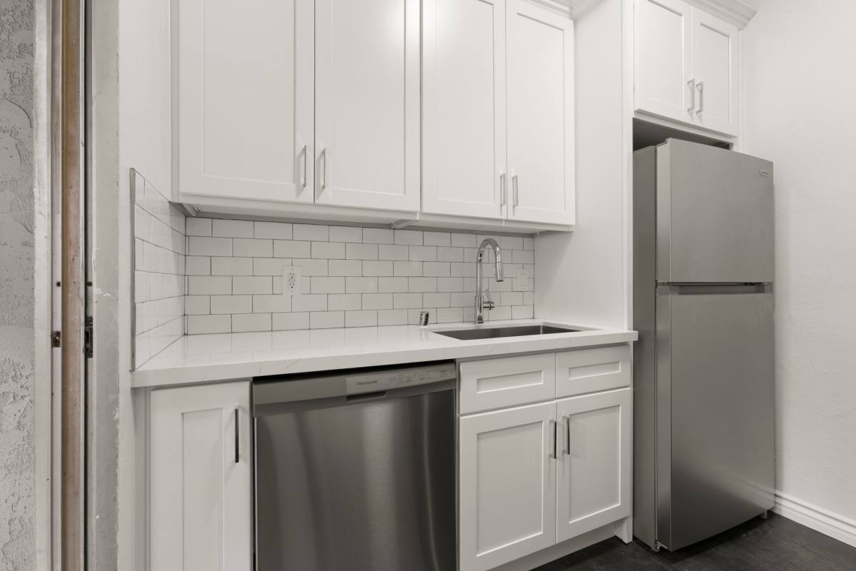 1114 N Kings Rd, West Hollywood, CA 90069 - Apartment for Rent - Image 4