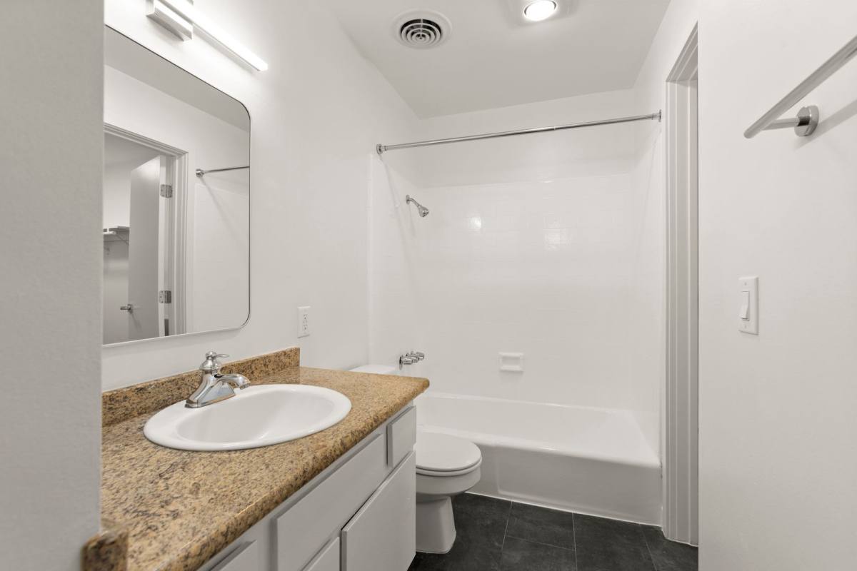 1114 N Kings Rd, West Hollywood, CA 90069 - Apartment for Rent - Image 9