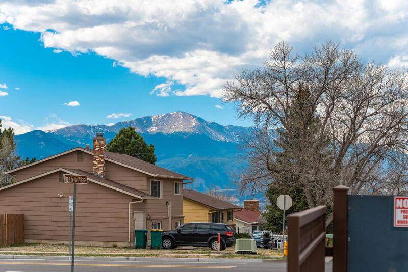 4760 Iron Horse Villas Point, Colorado Springs, CO 80917 - Townhouse for Rent - Image 3