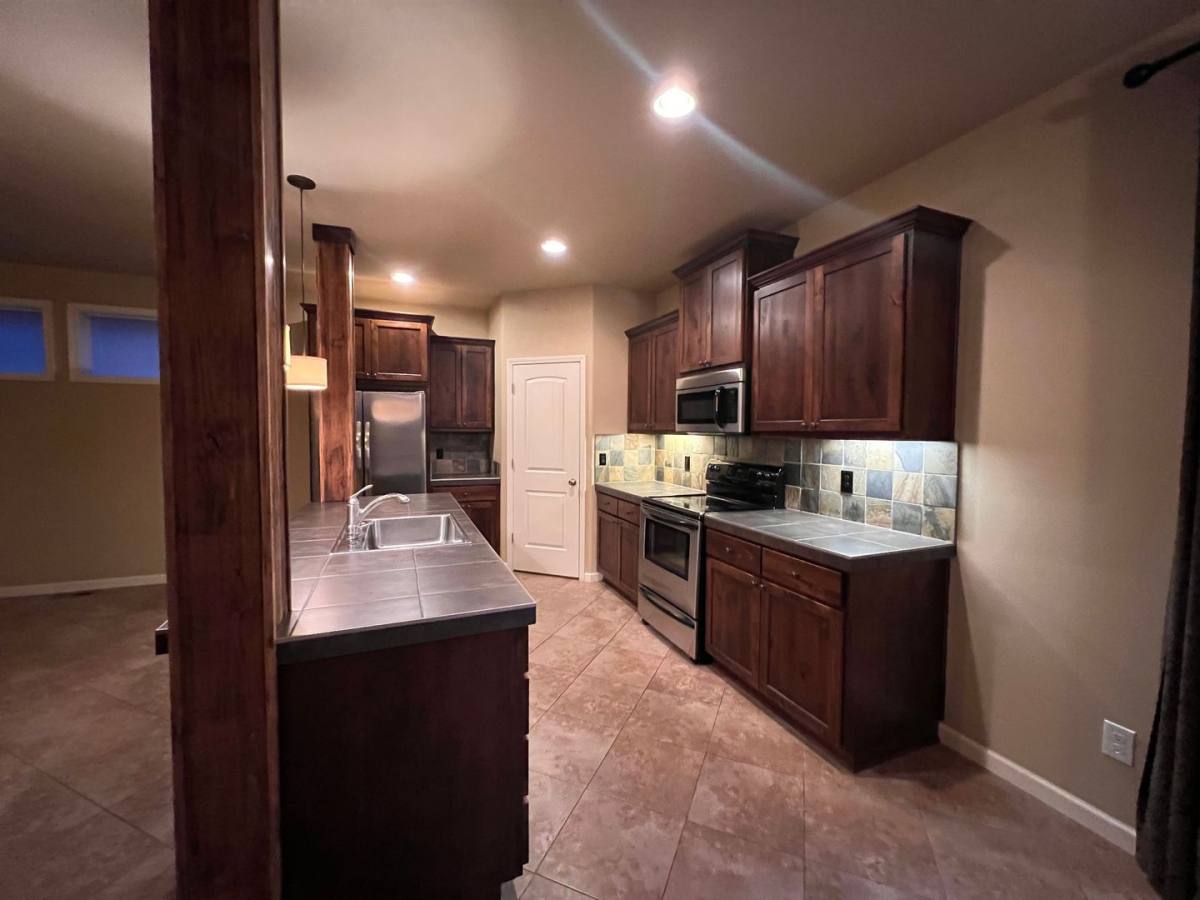 4513 NE 91st Way, Vancouver, WA 98665 - House for Rent - Image 9