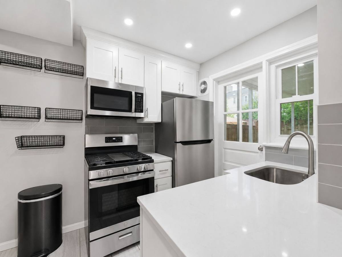 5935 Williamsburg Rd, Alexandria, VA 22303 - Townhouse for Rent - Image 4