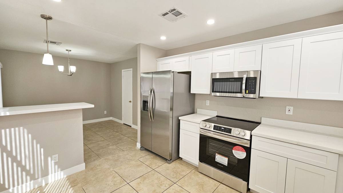 10127 W Orange Dr, Glendale, AZ 85307 - House for Rent - Image 7