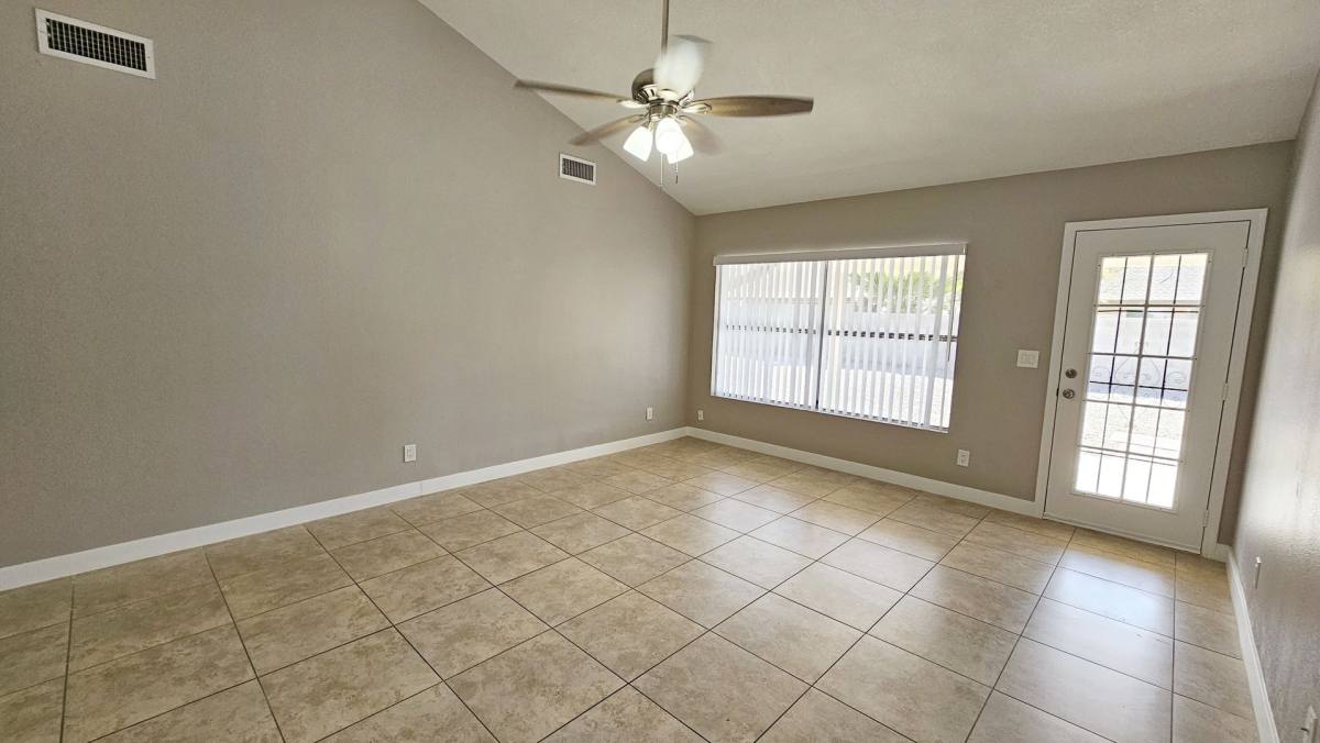 10127 W Orange Dr, Glendale, AZ 85307 - House for Rent - Image 3