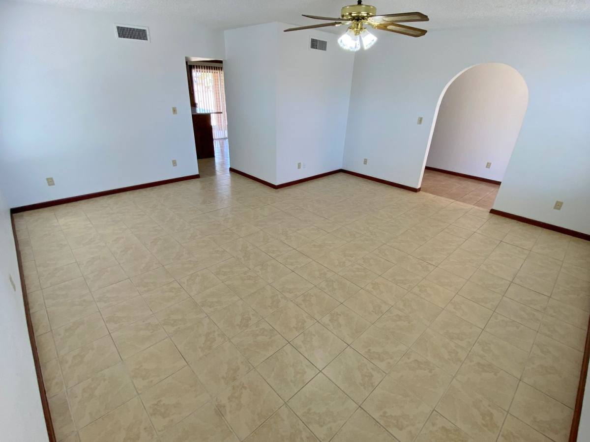 6022 N 72nd Dr, Glendale, AZ 85303 - House for Rent - Image 7