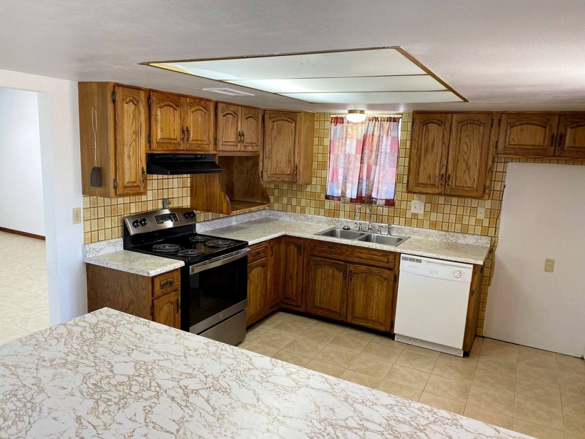 6022 N 72nd Dr, Glendale, AZ 85303 - House for Rent - Image 10