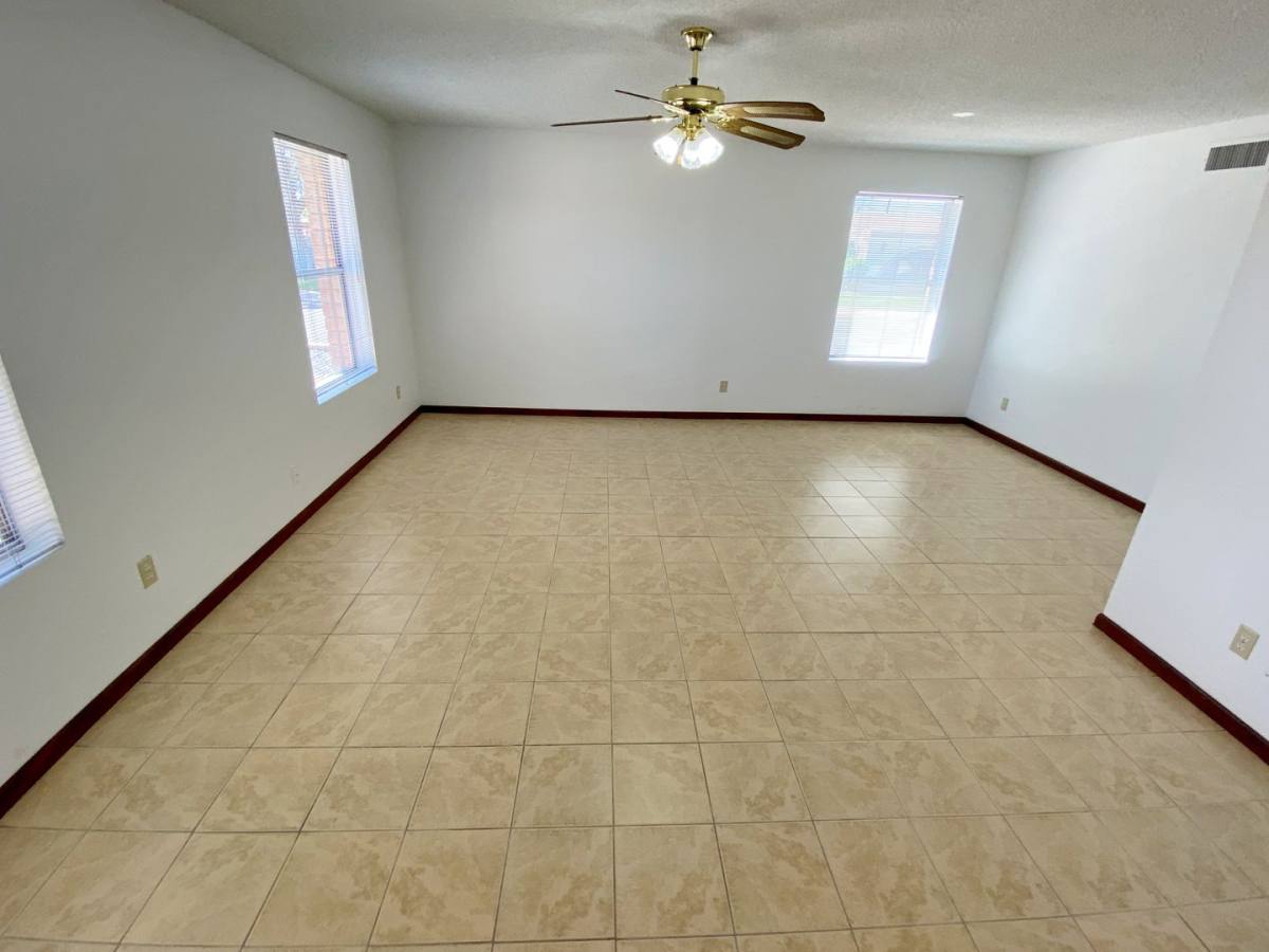 6022 N 72nd Dr, Glendale, AZ 85303 - House for Rent - Image 5