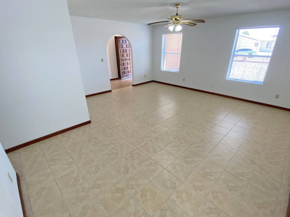 6022 N 72nd Dr, Glendale, AZ 85303 - House for Rent - Image 8