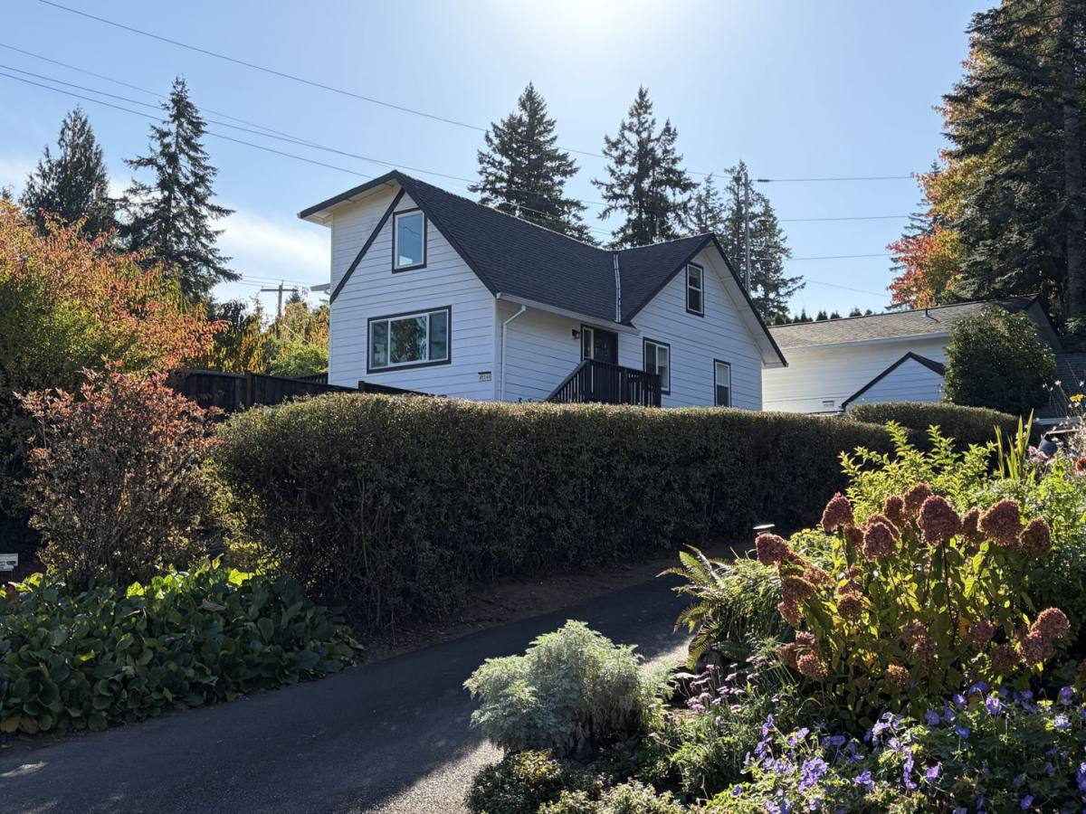 Townhouse for rent at 4514 SW Cullen Blvd #A, Portland, OR 97221