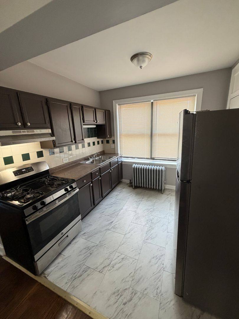 7646 S Ingleside Ave, Chicago, IL 60619 - Apartment for Rent - Image 3
