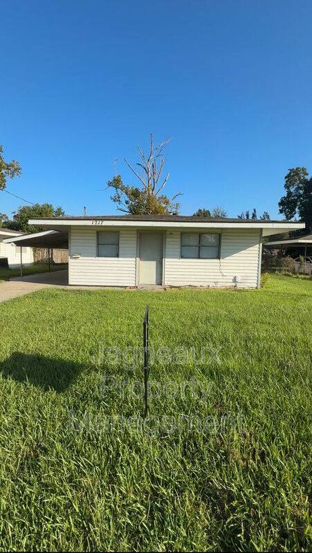 1217 Sage Dr, Lake Charles, LA 70607 - House for Rent - Image 1
