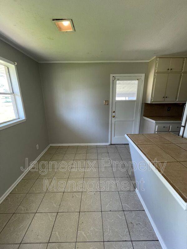 1217 Sage Dr, Lake Charles, LA 70607 - House for Rent - Image 3