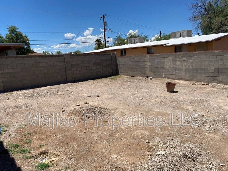 1710 S 8th Ave, Tucson, AZ 85713 - House for Rent - Image 2