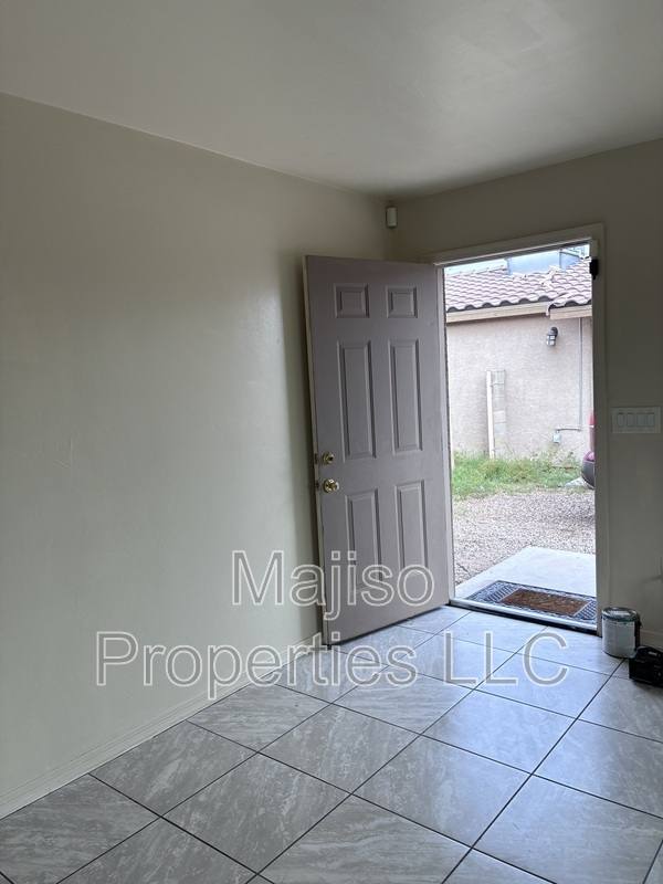 1710 S 8th Ave, Tucson, AZ 85713 - House for Rent - Image 5