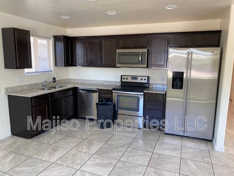 1710 S 8th Ave, Tucson, AZ 85713 - House for Rent - Image 9