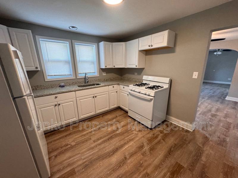 Apartment for rent at 2235 Vermont St #1R, Blue Island, IL 60406