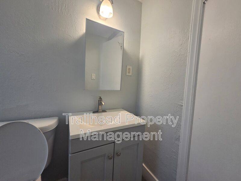 724 N Noland Rd #B, Independence, MO 64055 - House for Rent - Image 8