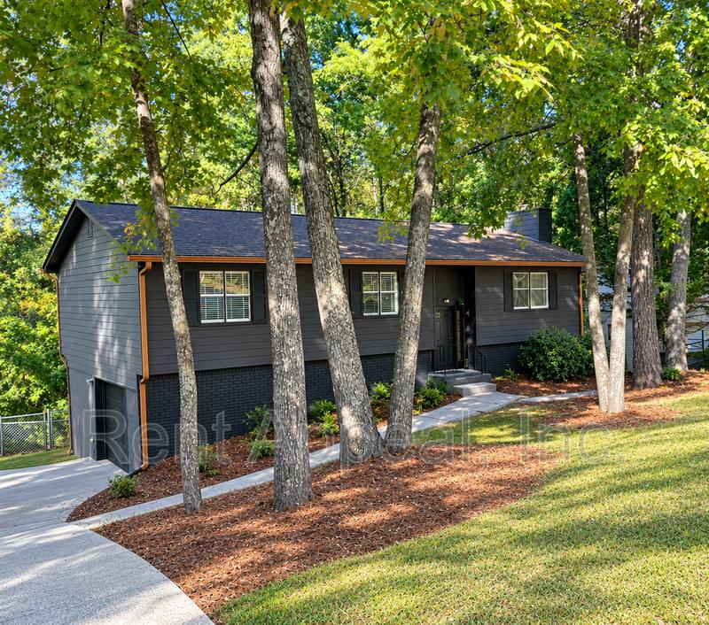 House for rent at 5050 Woodland Dr NW, Kennesaw, GA 30152
