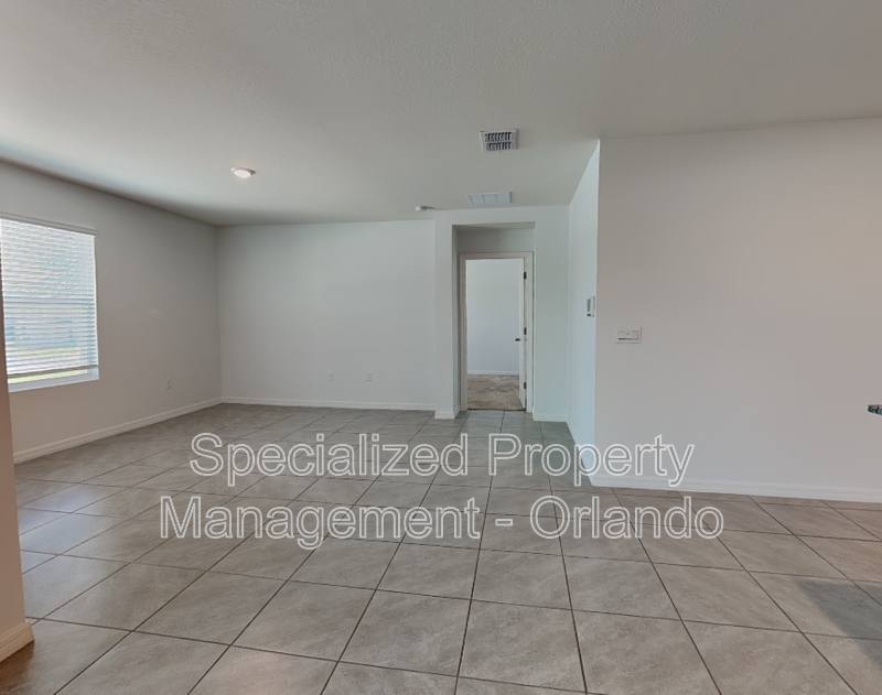 1198 Winter Gray Circle, Deltona, FL 32738 - House for Rent - Image 8