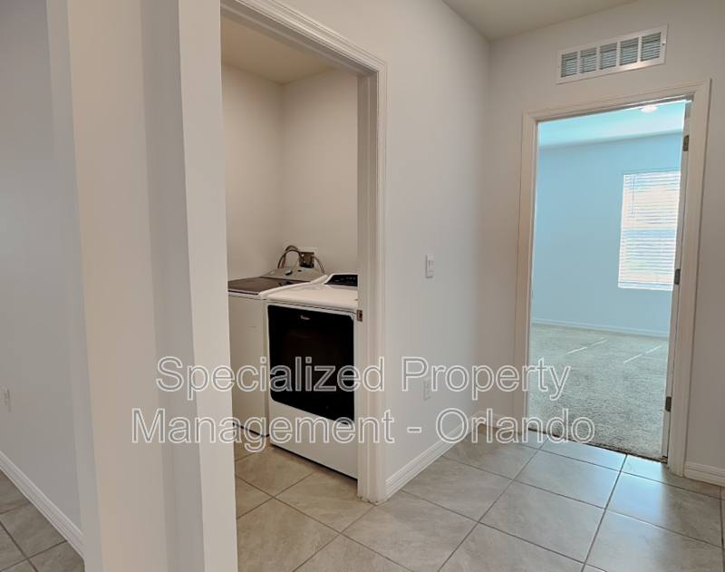 1198 Winter Gray Circle, Deltona, FL 32738 - House for Rent - Image 3