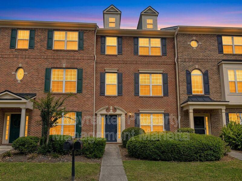 Townhouse for rent at 730 Pecan Knoll Dr #8, Marietta, GA 30008