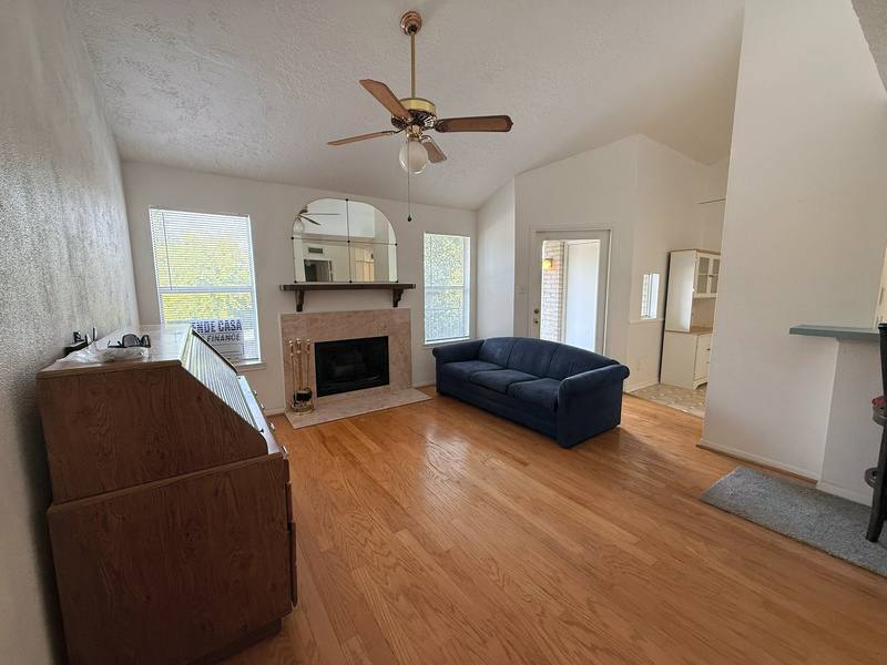 2021 Spenwick Dr #224, Houston, TX 77055 - Apartment for Rent - Image 2