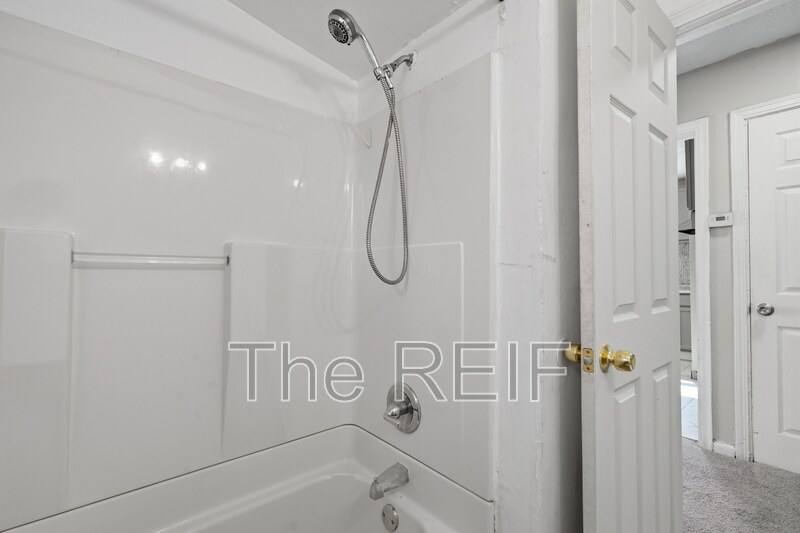19711 Shields St, Detroit, MI 48234 - House for Rent - Image 8