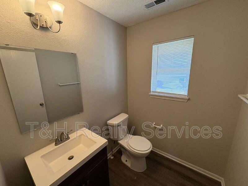 3843 Burning Bush Dr, Indianapolis, IN 46235 - House for Rent - Image 9