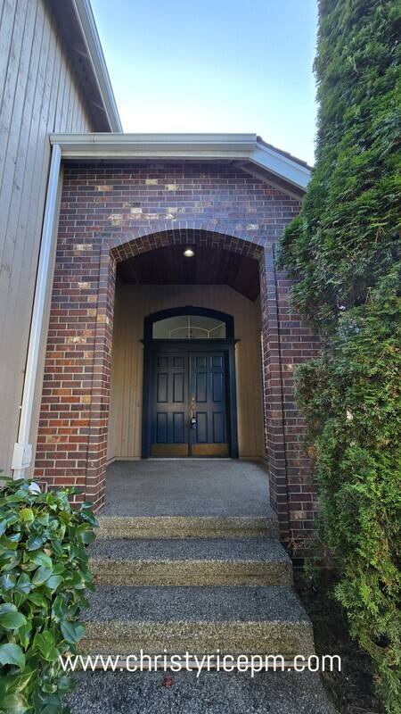 16323 NE 50th Way, Redmond, WA 98052 - House for Rent - Image 4