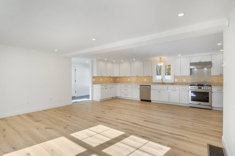 256 Berwick Rd, Ogunquit, ME 03907 - House for Rent - Image 2