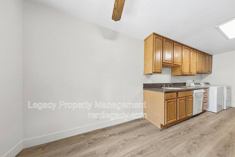 5518 Engle Rd, Carmichael, CA 95608 - Apartment for Rent - Image 4