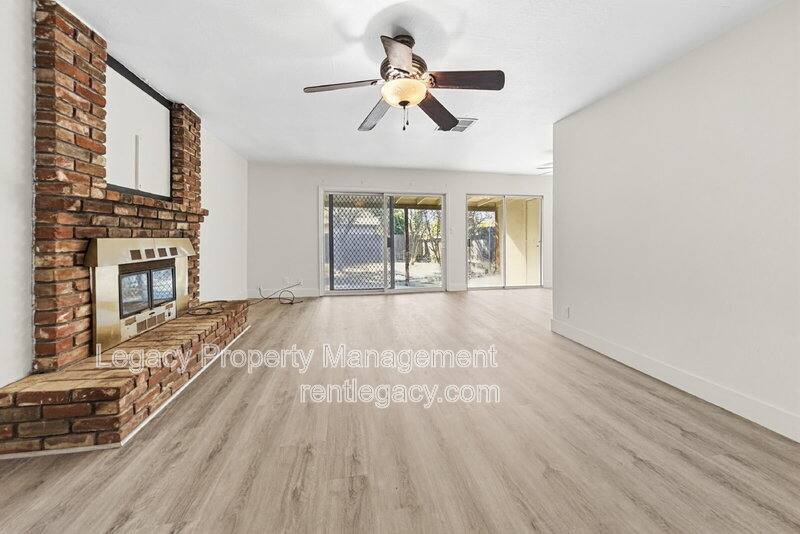 5518 Engle Rd, Carmichael, CA 95608 - Apartment for Rent - Image 2