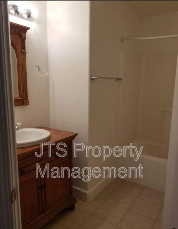 5120 Gibbons Dr #A, Carmichael, CA 95608 - Apartment for Rent - Image 8