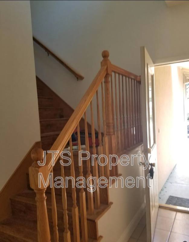 5120 Gibbons Dr #A, Carmichael, CA 95608 - Apartment for Rent - Image 4