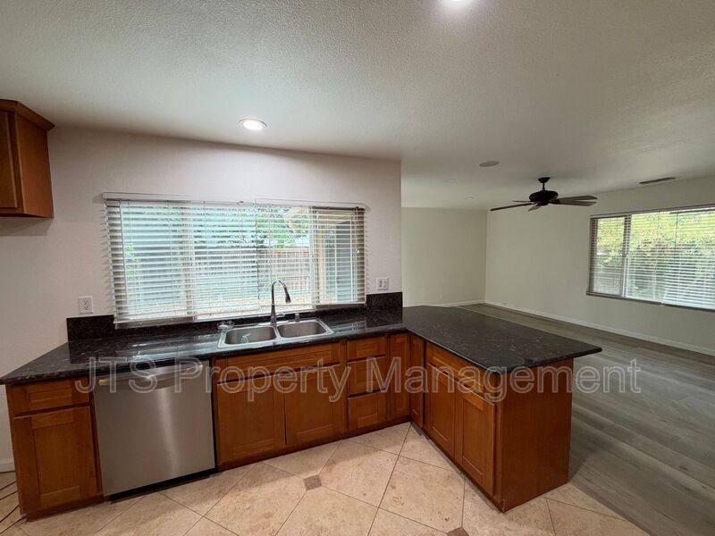 5334 Terrace Oak Circle, Fair Oaks, CA 95628 - House for Rent - Image 3