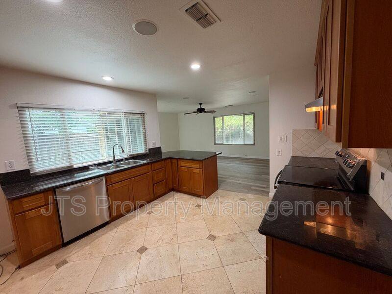 5334 Terrace Oak Circle, Fair Oaks, CA 95628 - House for Rent - Image 2