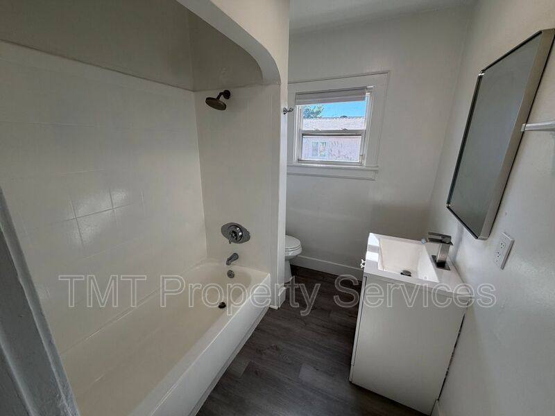 2378 Cambridge St, Sacramento, CA 95815 - House for Rent - Image 7