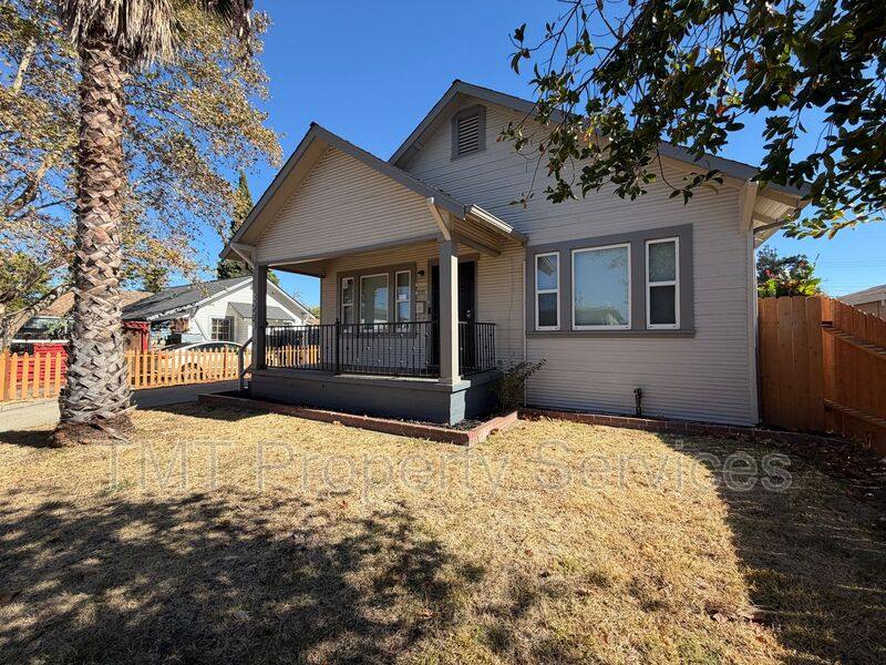 2378 Cambridge St, Sacramento, CA 95815 - House for Rent - Image 2