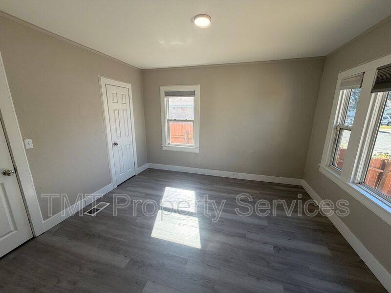 2378 Cambridge St, Sacramento, CA 95815 - House for Rent - Image 4