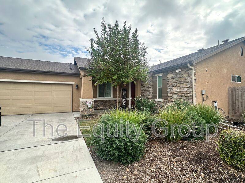 3707 W Nellis Ave, Visalia, CA 93277 - House for Rent - Image 2