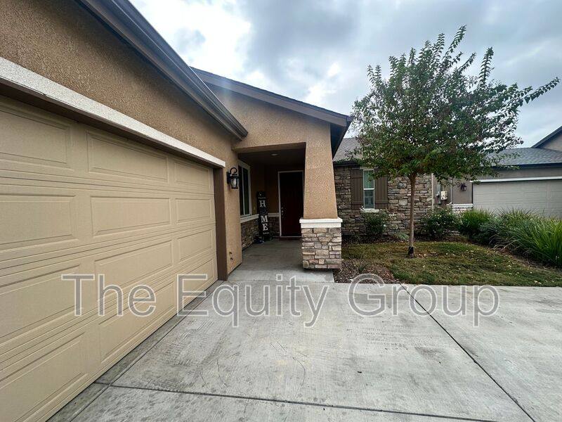 3707 W Nellis Ave, Visalia, CA 93277 - House for Rent - Image 1