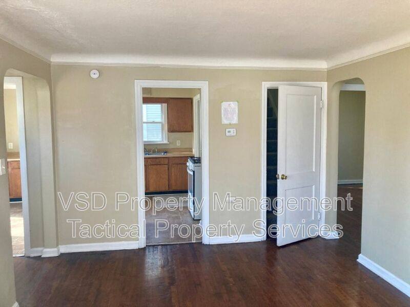 12601 Oak Park Blvd, Garfield Heights, OH 44125 - House for Rent - Image 4