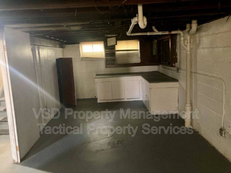 12601 Oak Park Blvd, Garfield Heights, OH 44125 - House for Rent - Image 3