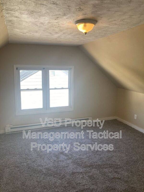 12601 Oak Park Blvd, Garfield Heights, OH 44125 - House for Rent - Image 5