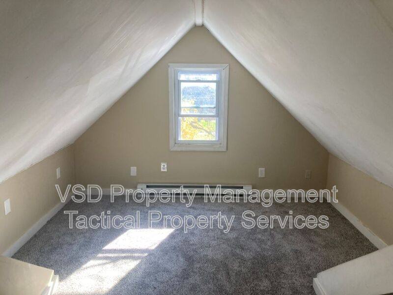 12601 Oak Park Blvd, Garfield Heights, OH 44125 - House for Rent - Image 2