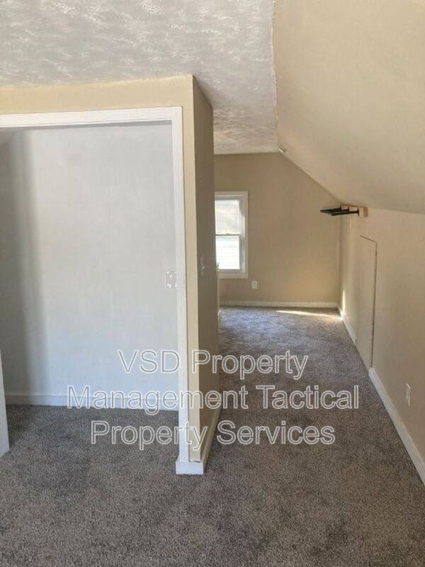 12601 Oak Park Blvd, Garfield Heights, OH 44125 - House for Rent - Image 8