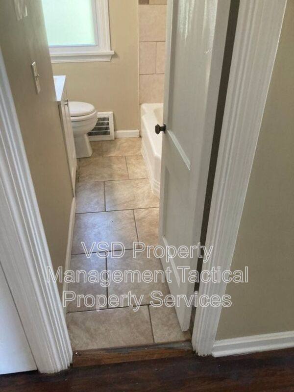 12601 Oak Park Blvd, Garfield Heights, OH 44125 - House for Rent - Image 10