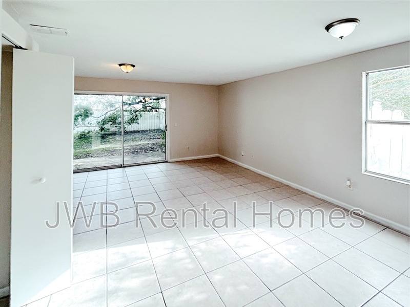 65 W 5th St, Atlantic Beach, FL 32233 - Townhouse for Rent - Image 6
