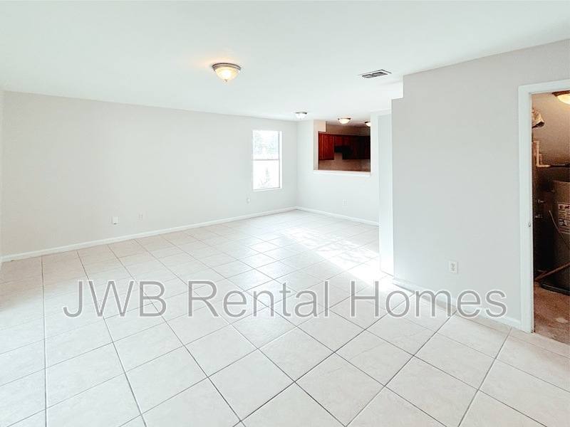 65 W 5th St, Atlantic Beach, FL 32233 - Townhouse for Rent - Image 5